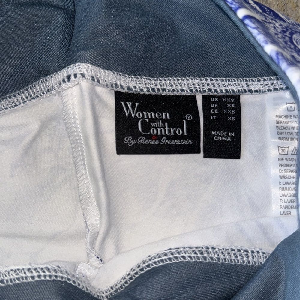 Women with Control Blue Floral Capri XXS NWT - Picture 6 of 9